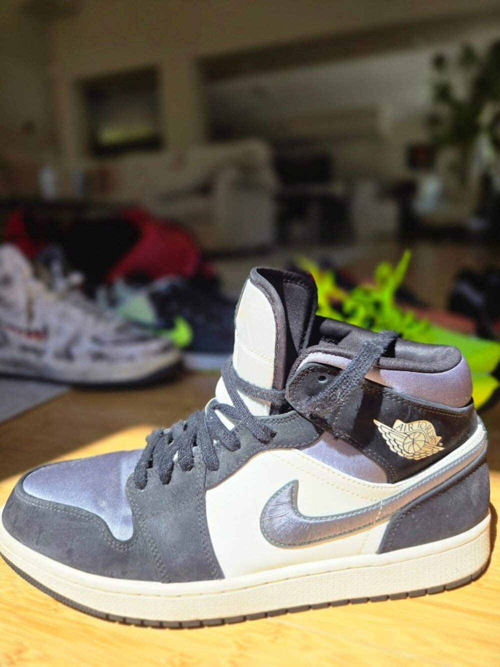 Jordan 1 Mid SE Satin Smoke Grey Men's Size 12.5